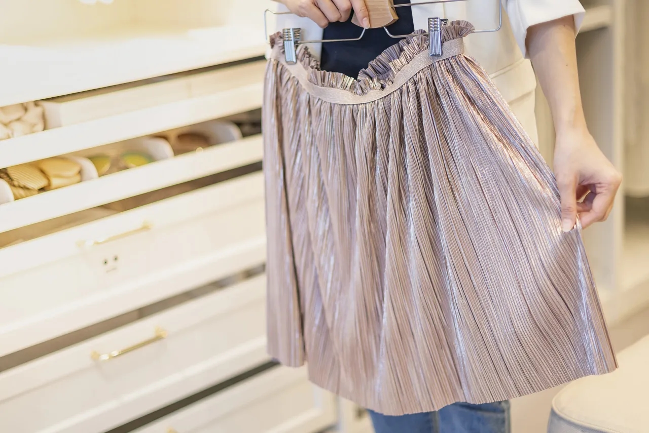 Jak prasować plisy, aby uniknąć zniszczenia tkaniny i zachować kształt