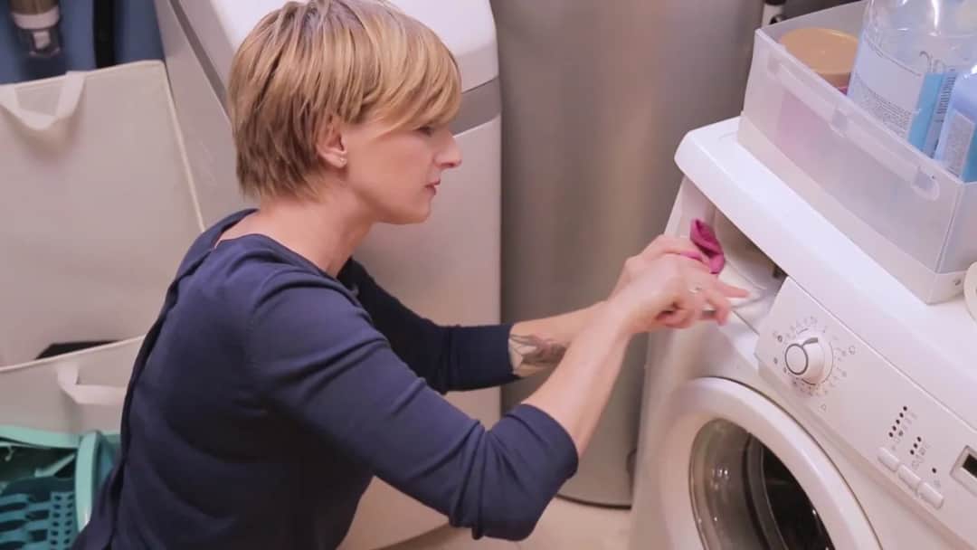 Jak umyć pralkę, aby uniknąć nieprzyjemnych zapachów i awarii