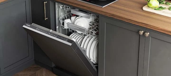 Jak układać kieliszki w zmywarce, aby uniknąć ich uszkodzenia Jak układać kieliszki w zmywarce, aby uniknąć ich uszkodzenia