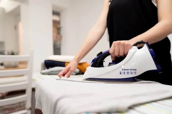 Skuteczne sposoby na odkamienienie żelazka i uniknięcie problemów