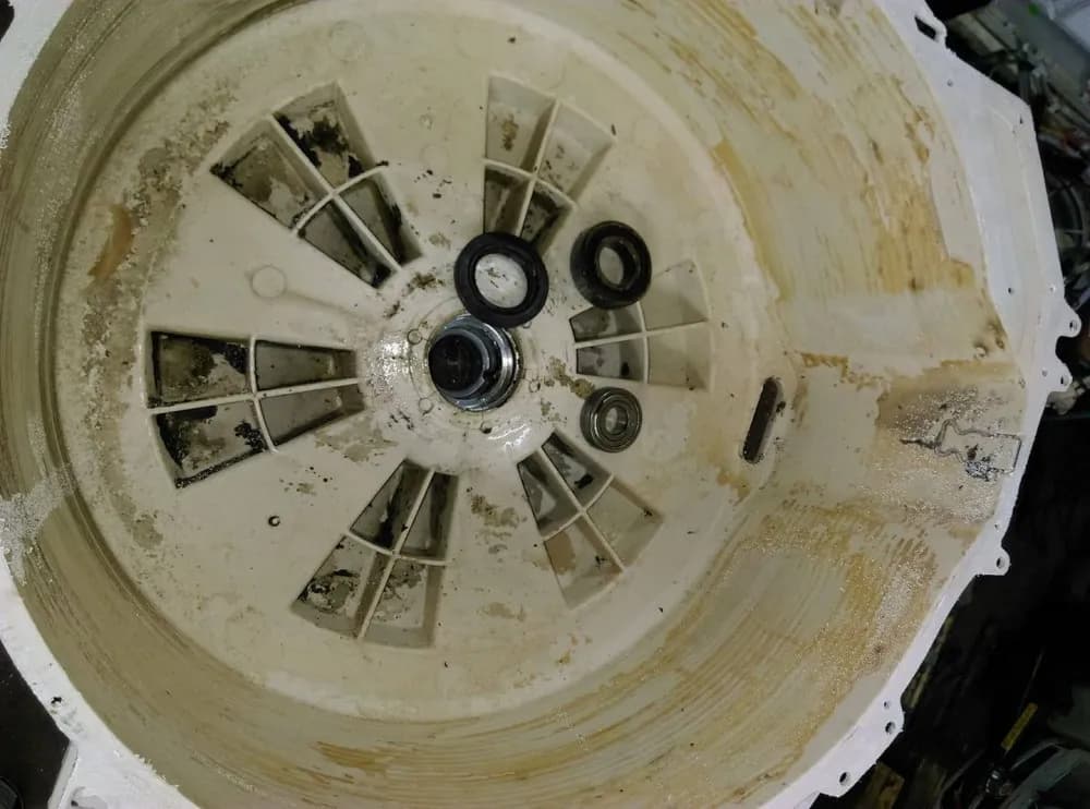Jak samodzielnie wymienić łożysko w pralce: skuteczna naprawa w 5 krokach