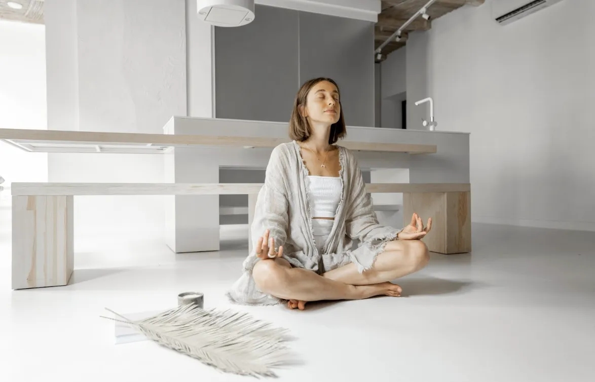 Minimalizm w domu: jak ograniczyć ilość rzeczy i utrzymać porządek