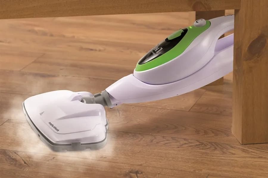 Jaki mop parowy do paneli - uniknij zniszczenia podłogi i wybierz mądrze