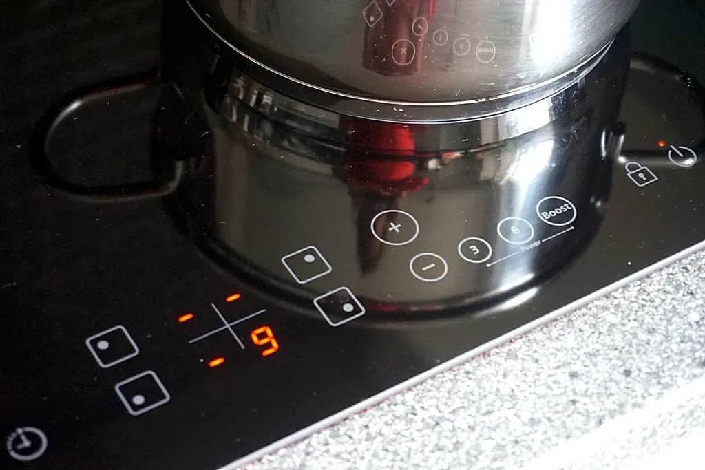 Czy garnki indukcyjne można myć w zmywarce? Sprawdź, co warto wiedzieć