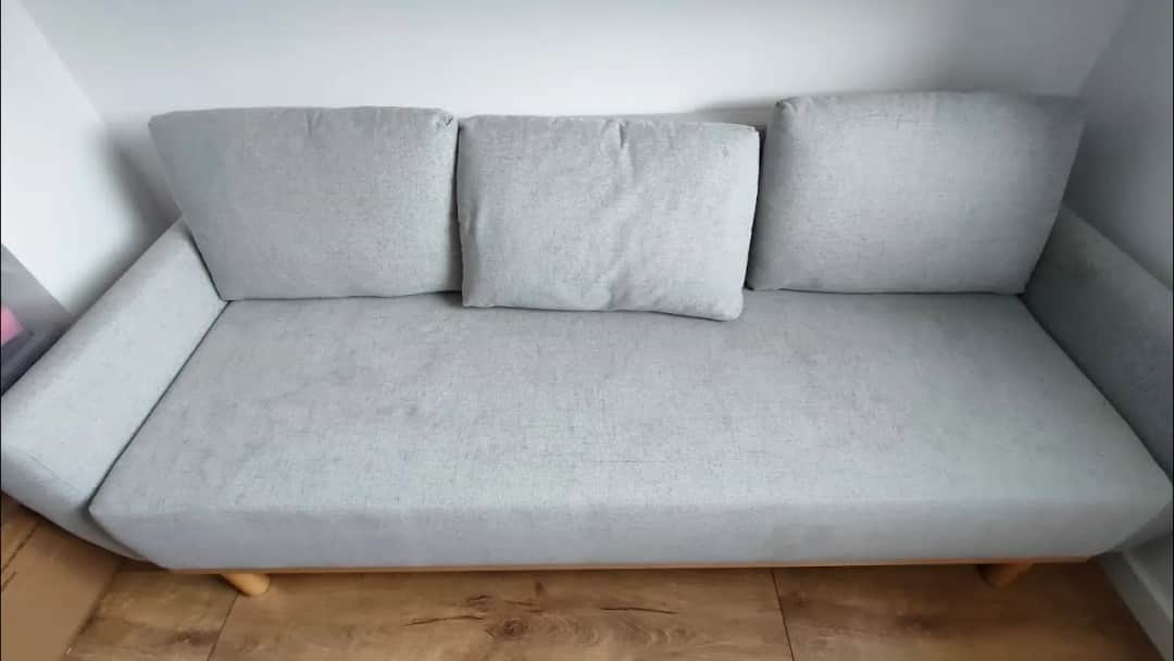 Jak skutecznie używać Vanish do tapicerki, aby uniknąć plam