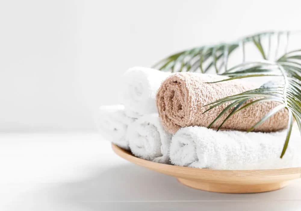 Czy do prania ręczników dodawać płyn do płukania? Unikaj błędów!