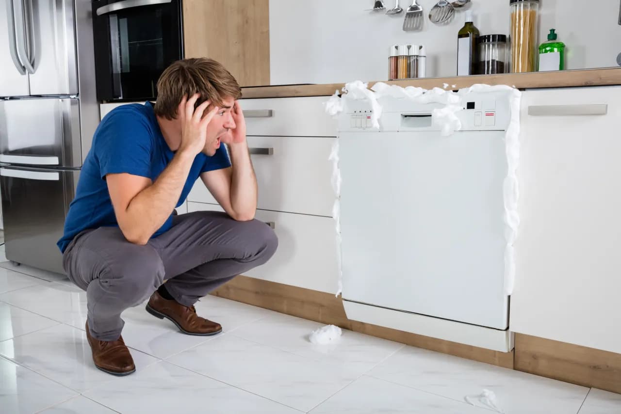 Jak skutecznie pozbyć się piany w zmywarce i uniknąć problemów Jak skutecznie pozbyć się piany w zmywarce i uniknąć problemów