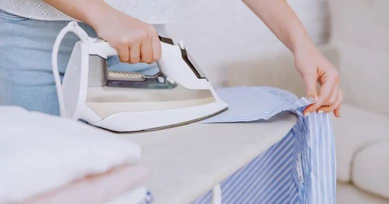 Jak prasować lnianą koszulę, aby uniknąć zniszczenia materiału