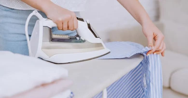 Jak prasować lnianą koszulę, aby uniknąć zniszczenia materiału